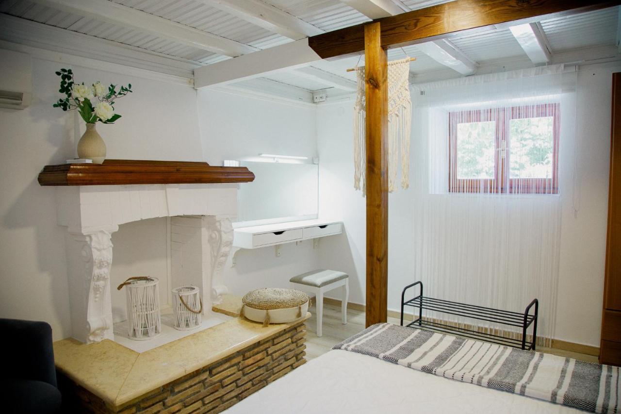 Yard Rooms Corinth Экстерьер фото